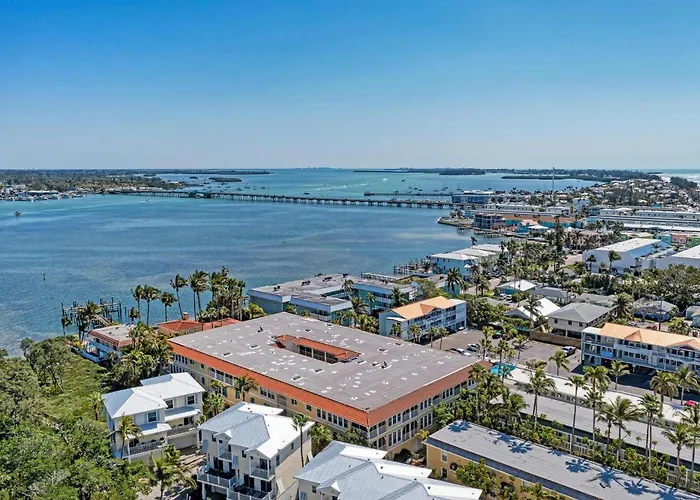 Anna Maria Island Beach Palms 6B