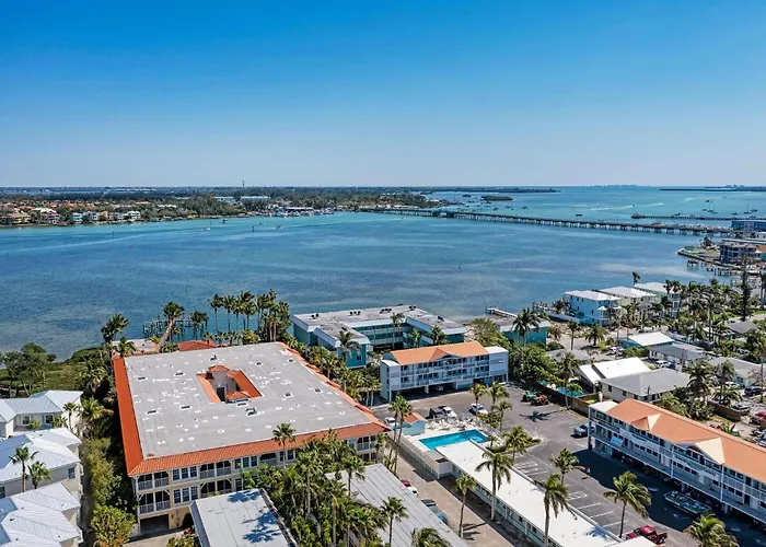 Anna Maria Island Beach Palms 6B